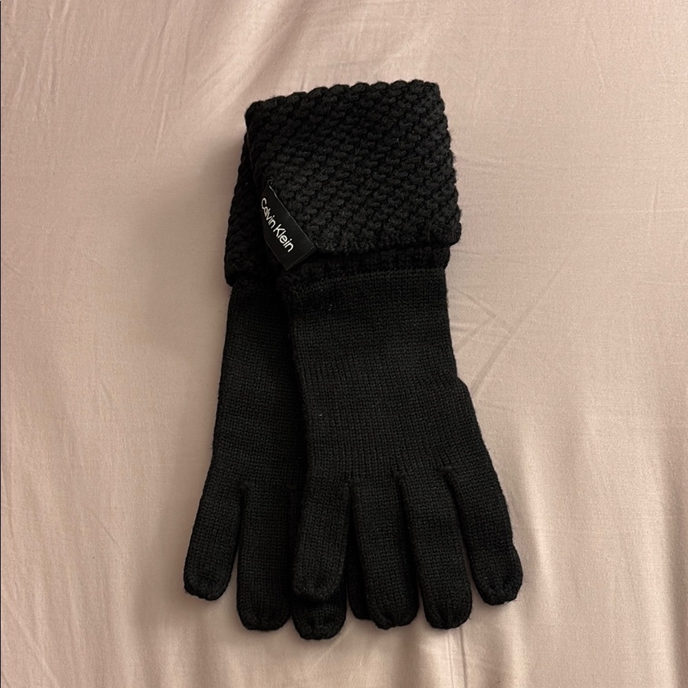 Calvin Klein Black Textured Knit Gloves